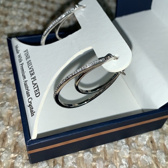 NIB Sofia James New York Fine Silver Plated Austrian Crystals Hooped Earrings - Picture 2 of 5
